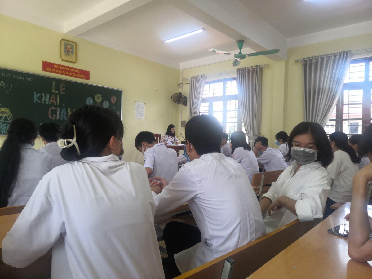 Khai giảng trong từng lớp học