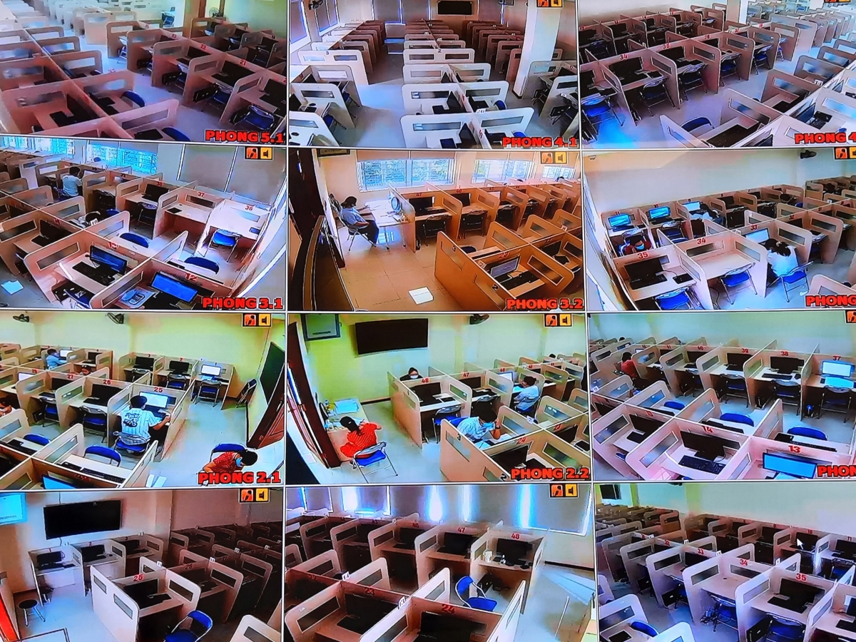 Diễn biến của phòng thi được giám sát chặt chẽ