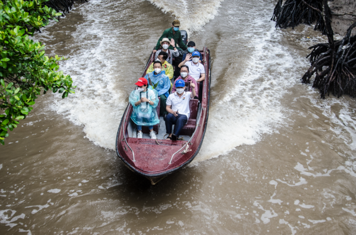 TP.HCM tiếp tục có thêm nhiều tour tri ân các lực lượng nơi tuyến đầu chống dịch