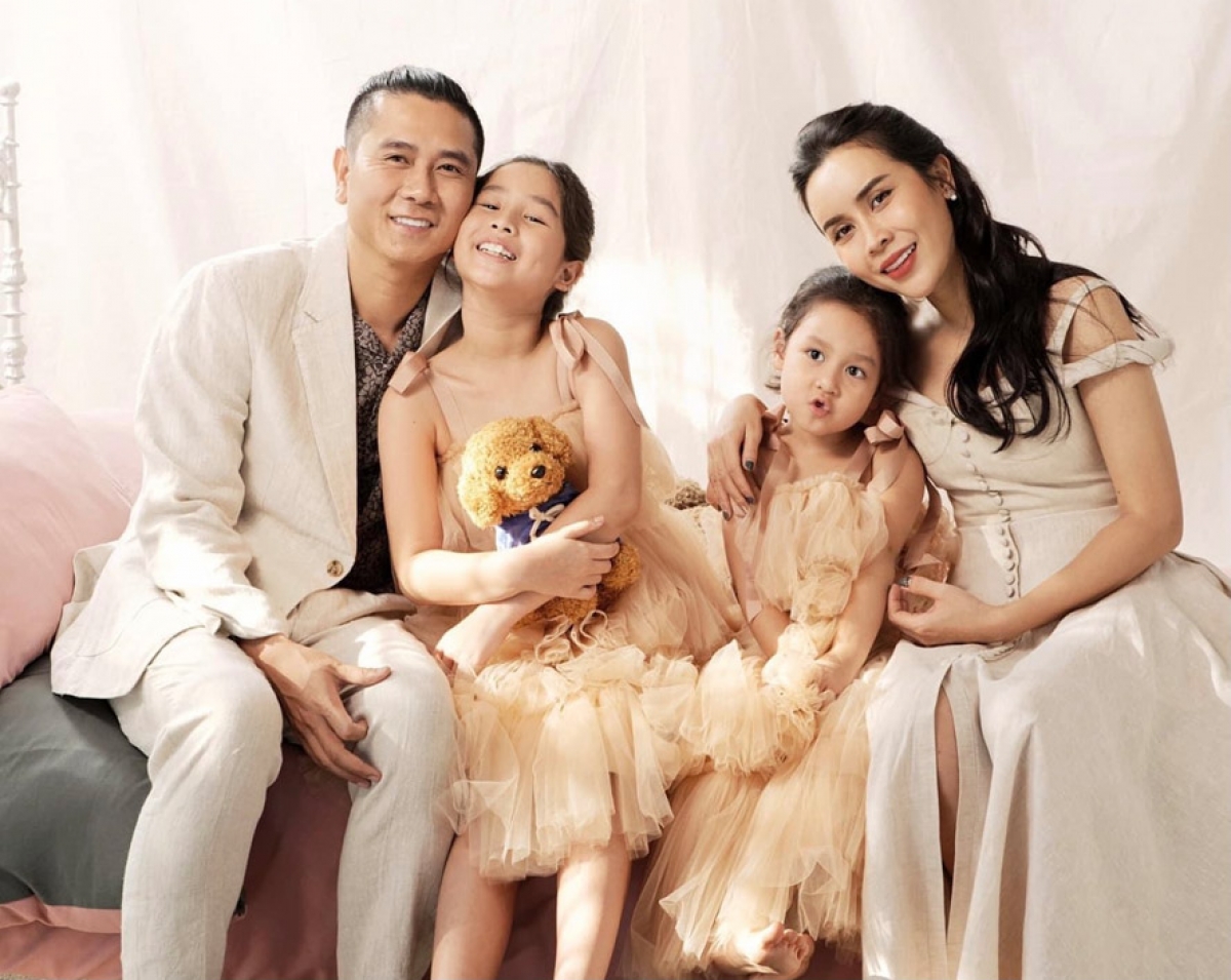 Gia đình nghệ sĩ Hồ Hoài Anh - Lưu Hương Giang tham gia chương trình.