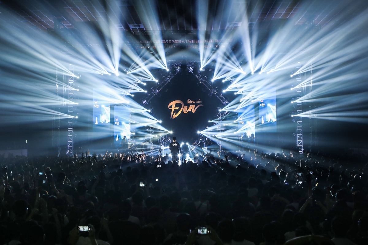 show_of_den_43.jpg
