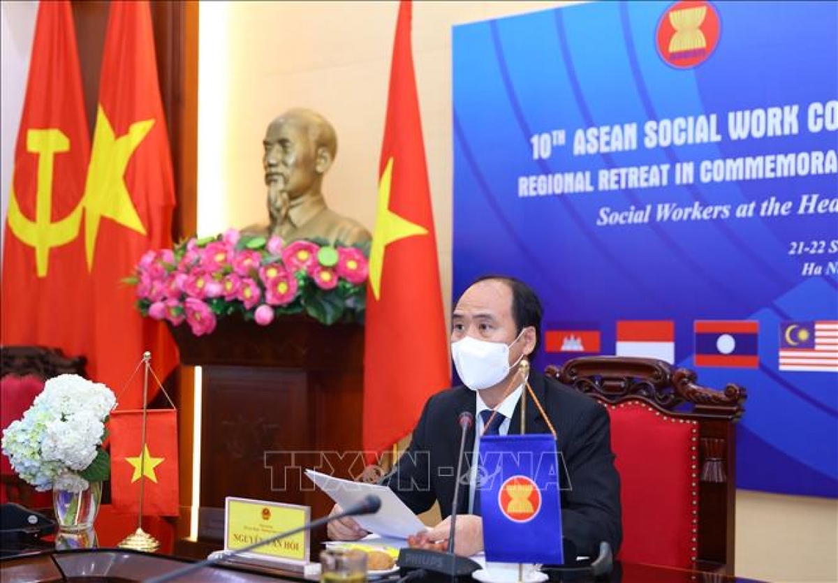 Thứ trưởng Bộ Lao động- Thương binh và Xã hội Nguyễn Văn Hồi phát biểu tại điểm cầu Hà Nội