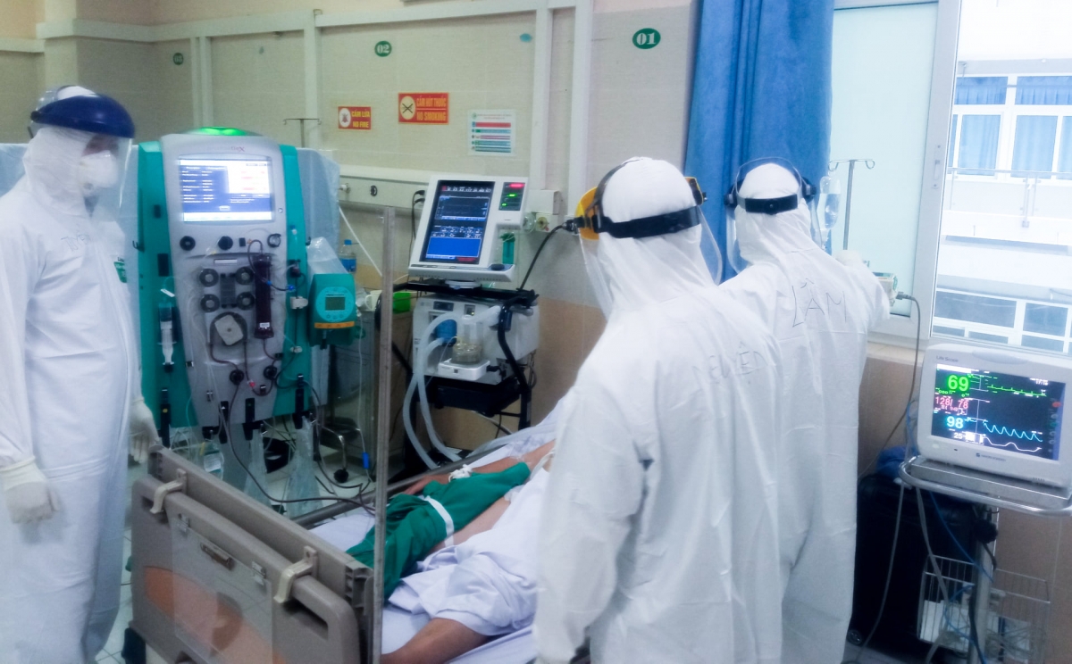 Chăm sóc bệnh nhân Covid-19 diễn biến nặng tại BVĐK Đức Giang