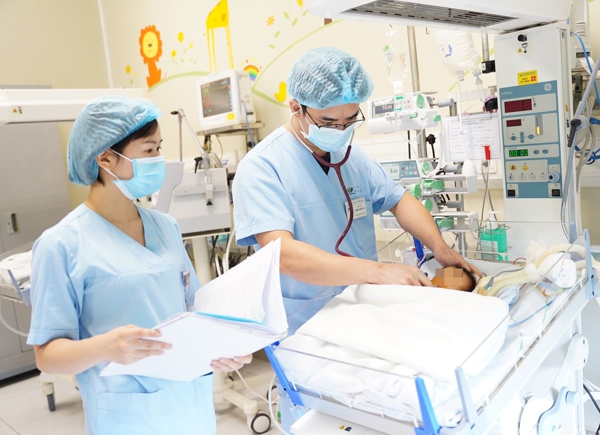 Bệnh nhi được chăm sóc đặc biệt tại Khoa Điều trị tích cực ngoại khoa