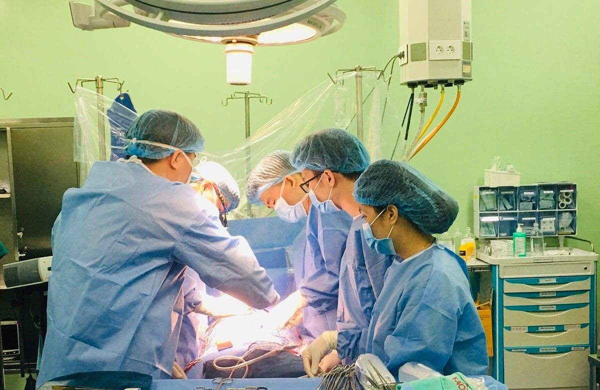 Ca phẫu thuật cho bé Q.V kéo dài hơn 5 tiếng đồng hồ