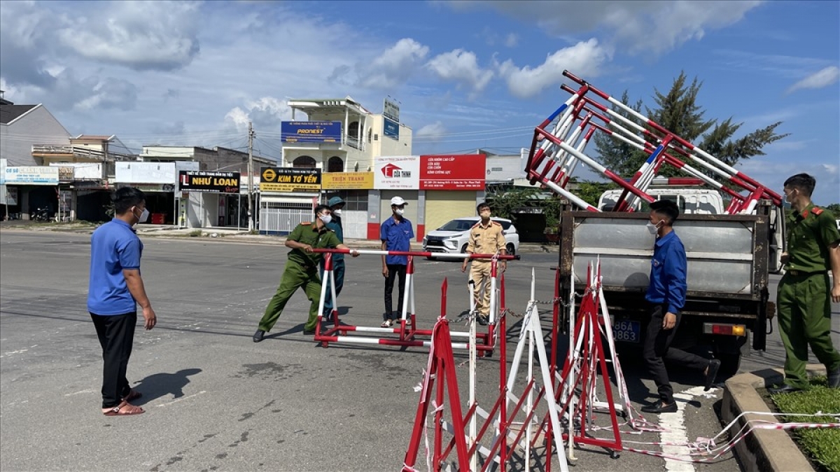Nhiều tỉnh thành dỡ bỏ chốt kiểm soát