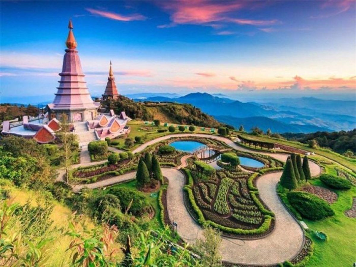 Thái Lan là đất nước cuối cùng nằm trong danh sách. Đất nước này sở hữu những bãi biển đáng mơ ước và cảnh quan núi non tuyệt vời. Và tất nhiên, ẩm thực Thái Lan là điều mà bất cứ du khách nào cũng mong muốn được trải nghiệm khi ghé thăm.