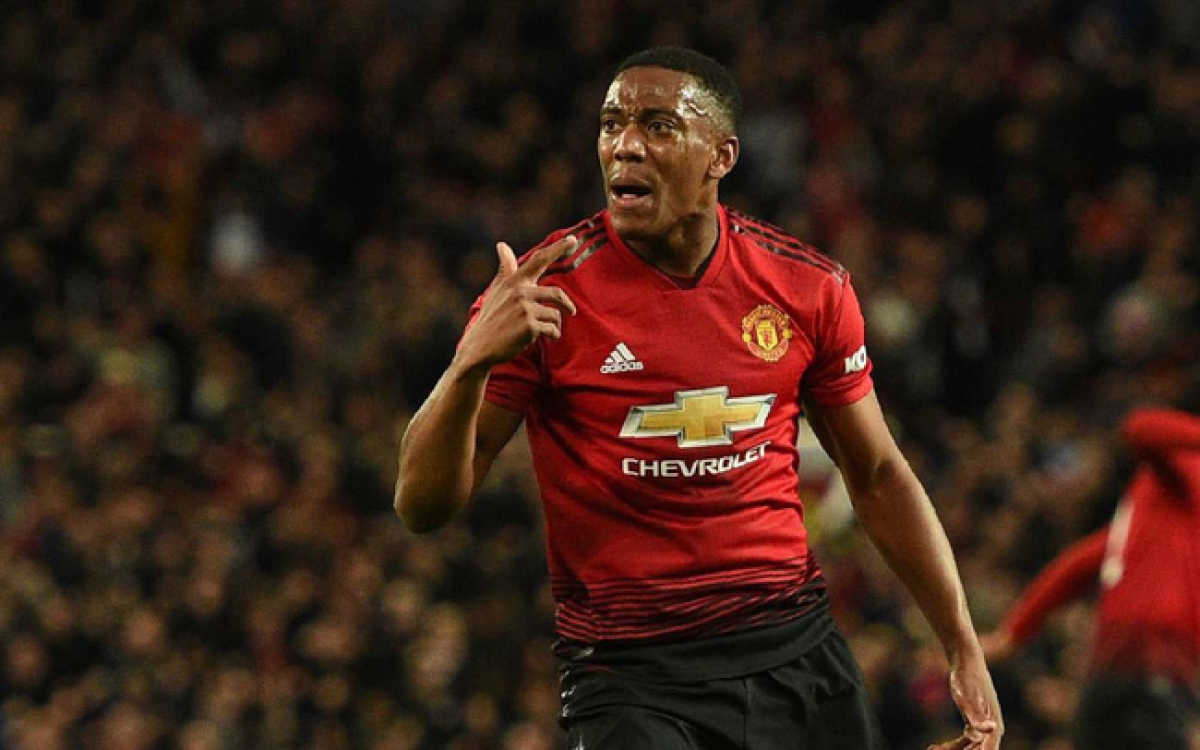 Solskjaer tiếp tục ủng hộ Martial trước công chúng nhưng sớm hay muộn...