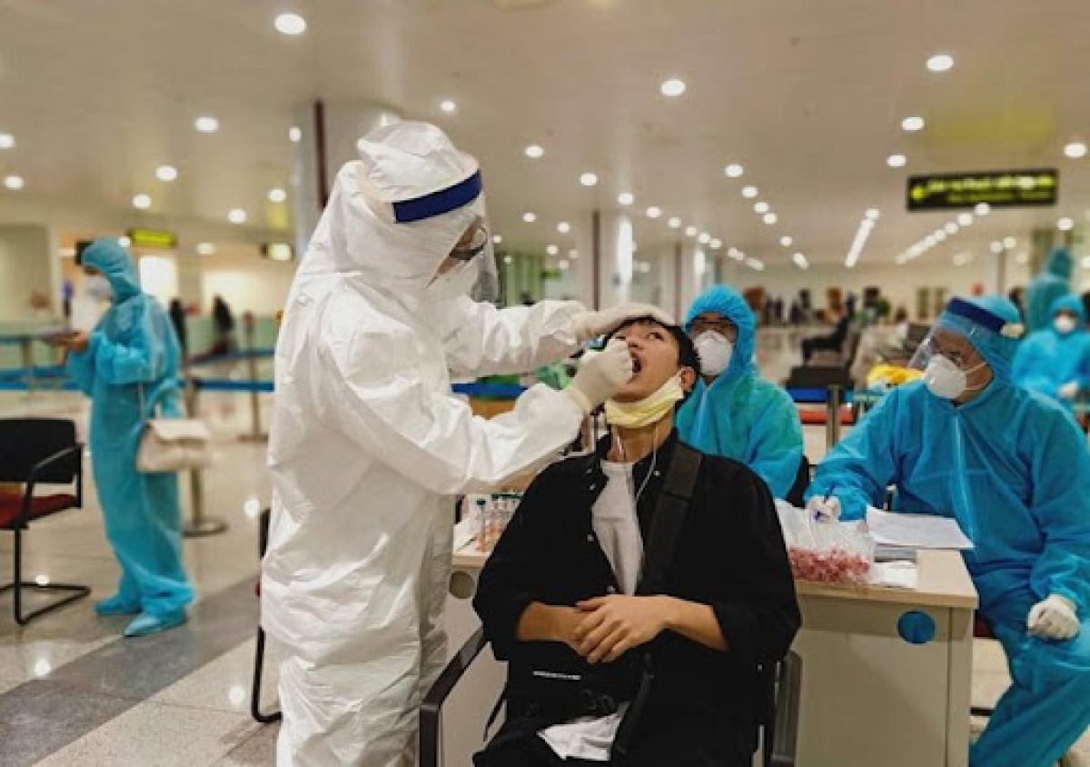 Bộ Giao thông vận tải đề xuất hành khách đi máy bay chỉ cần có kết quả xét nghiệm âm tính với virus SARS-CoV-2