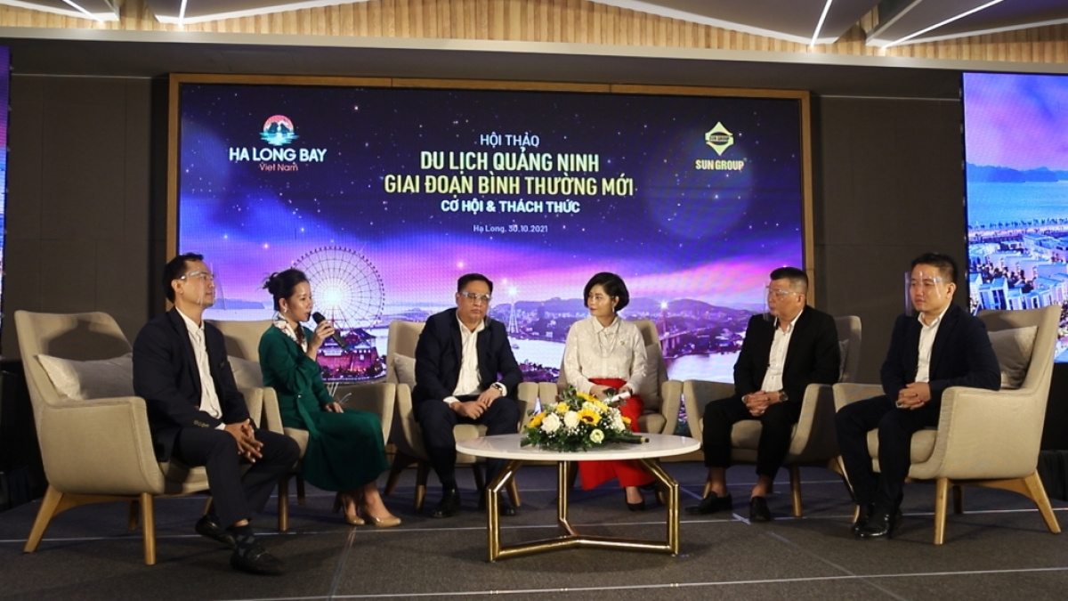 Đại diện Sở Du lịch, chuyên gia và các Doanh nghiệp trao đổi tại hội thảo