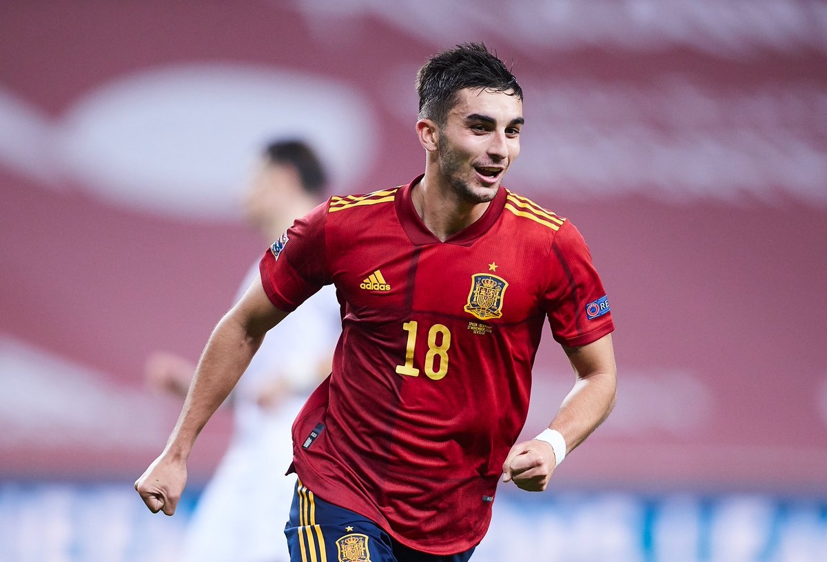 Ferran Torres sẽ chơi số 9 ảo để thế chỗ Alvaro Morata bị chấn thương
