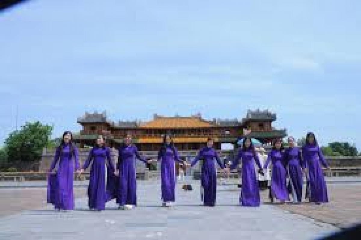 Áo dài Huế