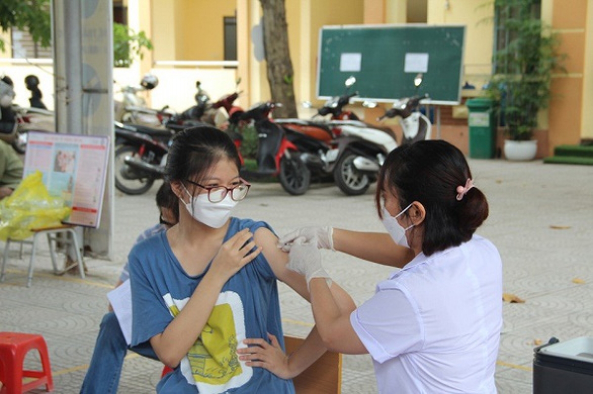 Đã có 87% người trên 18 tuổi tiêm ít nhất 1 liều vaccine phòng COVID-19