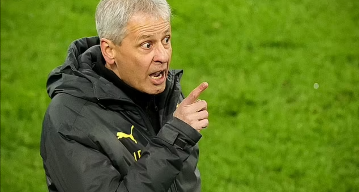 Công việc cuối cùng của Lucien Favre là ở Borussia Dortmund mặc dù ông đã gần đến Crystal Palace vào mùa hè