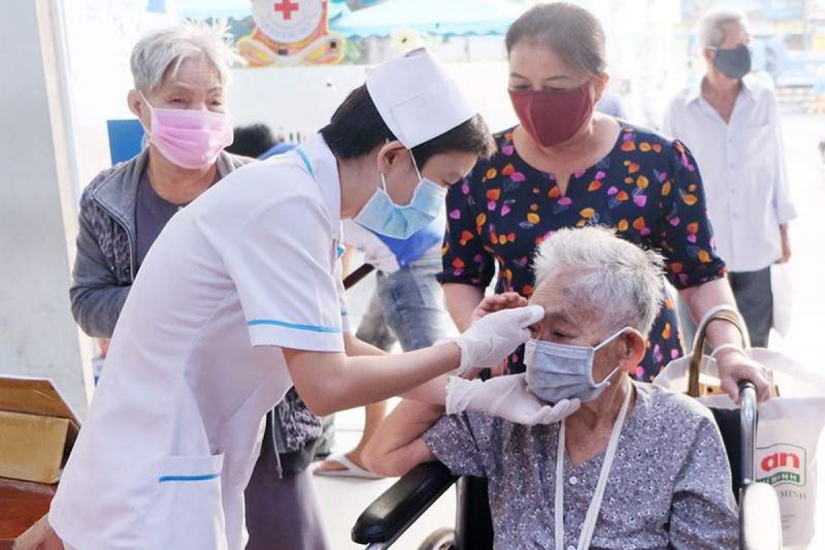 BHYT có ý nghĩa quan trọng với NCT trong việc chăm sóc sức khỏe