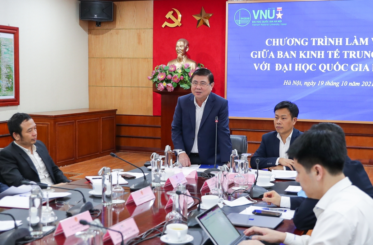 Phó Trưởng ban Kinh tế Trung ương Nguyễn Thành Phong phát biểu tại buổi làm việc