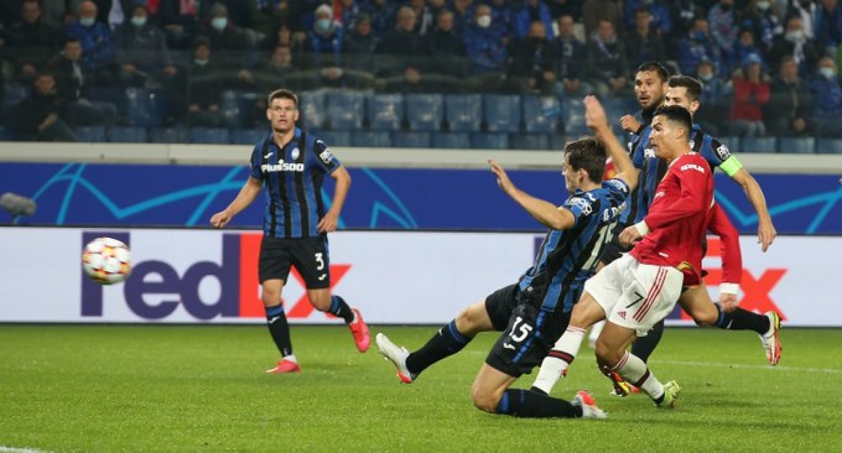 Ronaldo giúp MU thoát thua Atalanta (Ảnh: Internet)