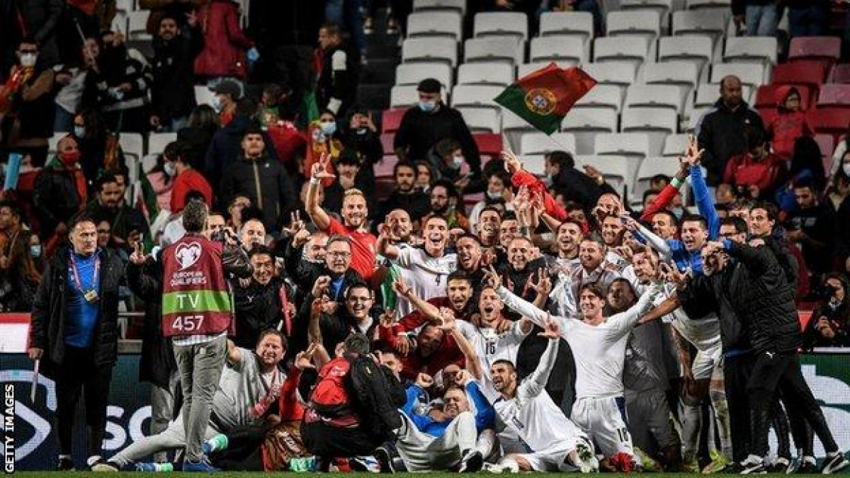 Tuyển Serbia vui mừng khi có vé đến Qatar (Ảnh: Getty Images)