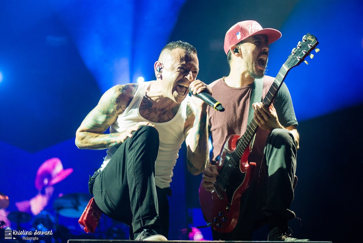 Chester và Mike trong một live concert ở Montreal, Canada tháng 8/2014