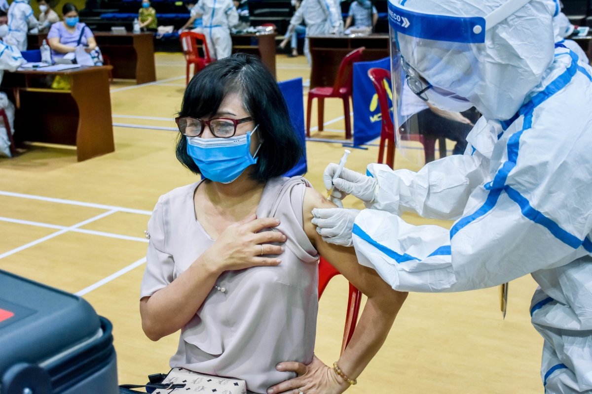 Đến ngày 8/4, tỷ lệ bao phủ mũi 3 cho người từ 18 tuổi trở lên mới đạt khoảng 50,8%.