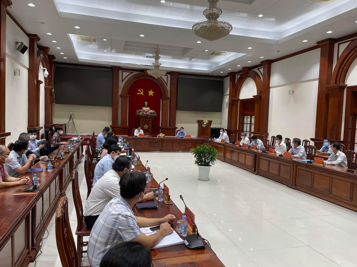 Đoàn công tác của Bộ Y tế, Bộ GT-VT và Bộ Công thương làm việc tại tỉnh Tiền Giang