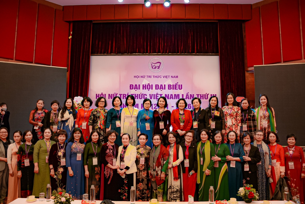 Ban chấp hành Hội nữ trí thức khóa 3 ( nhiệm kỳ 2021-2026) ra mắt