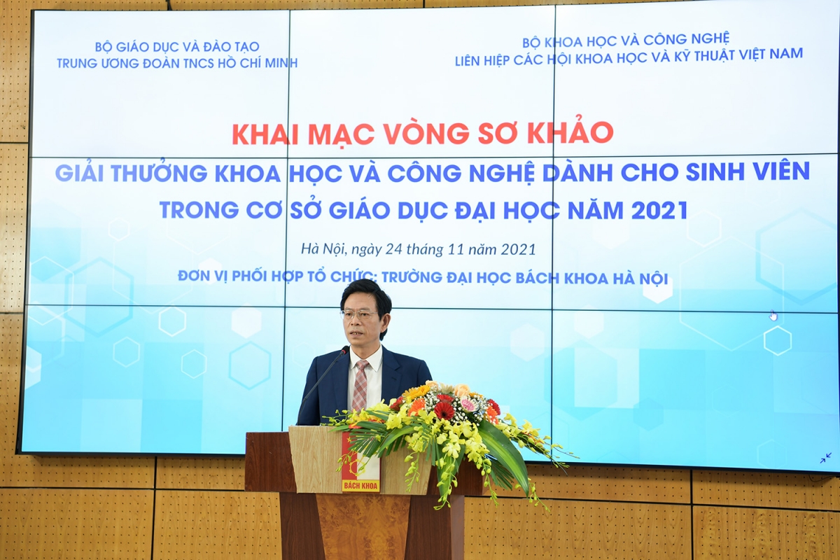 GS Tạ Ngọc Đôn - Vụ trưởng Vụ Khoa học, Công nghệ và Môi trường Bộ GD&amp;ĐT, Phó Trưởng Ban Chỉ đạo Giải thưởng phát biểu tại buổi khai mạc