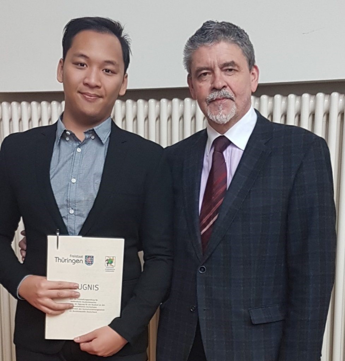 Huy và thầy Hefurth - Hiệu trường trường Dự bị Đại học Nordhausen