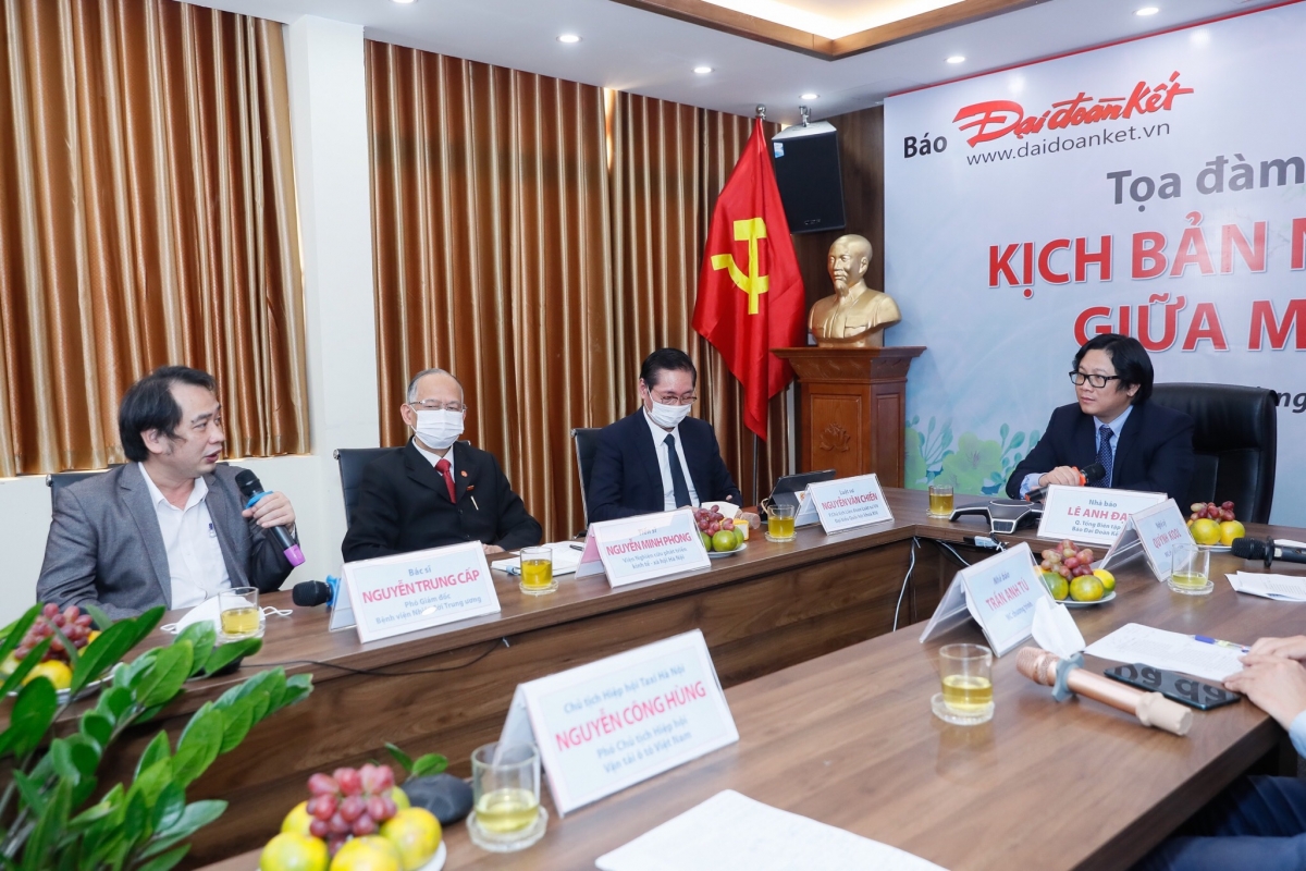 Bs Nguyễn Trung Cấp phát biểu tại buổi tọa đàm
