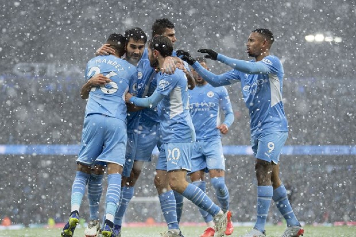 Man City nhọc nhằn đánh bại West Ham