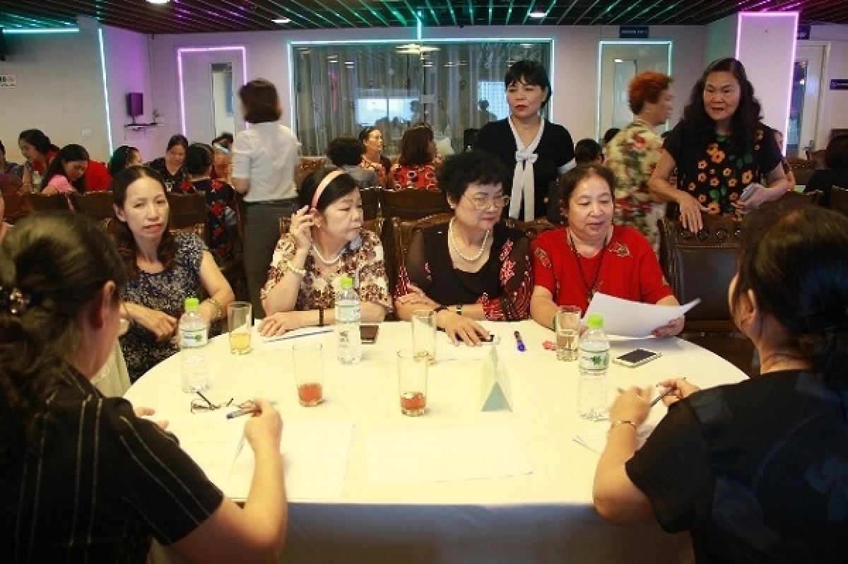 Tham gia CLB nhiều chị em thấy tự tin hơn, làm việc tốt hơn