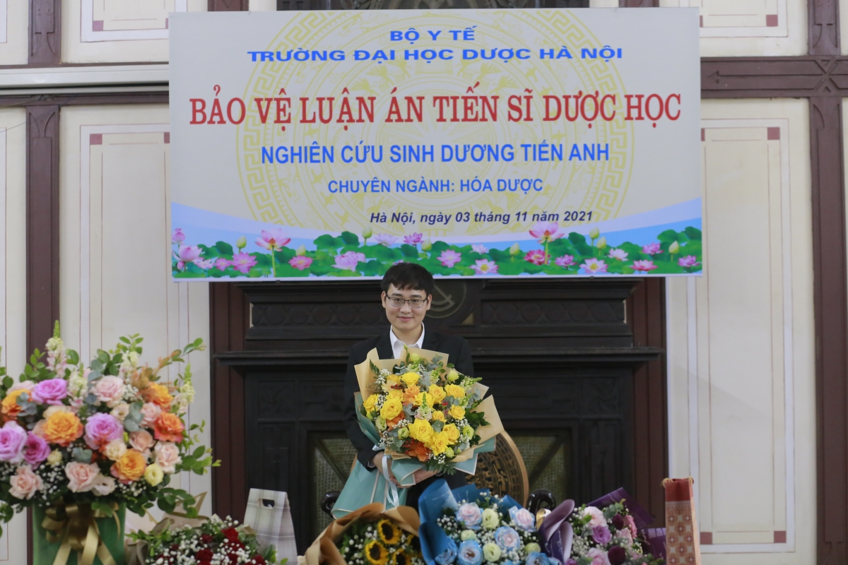 Tân tiến sỹ Dương Tiến Anh