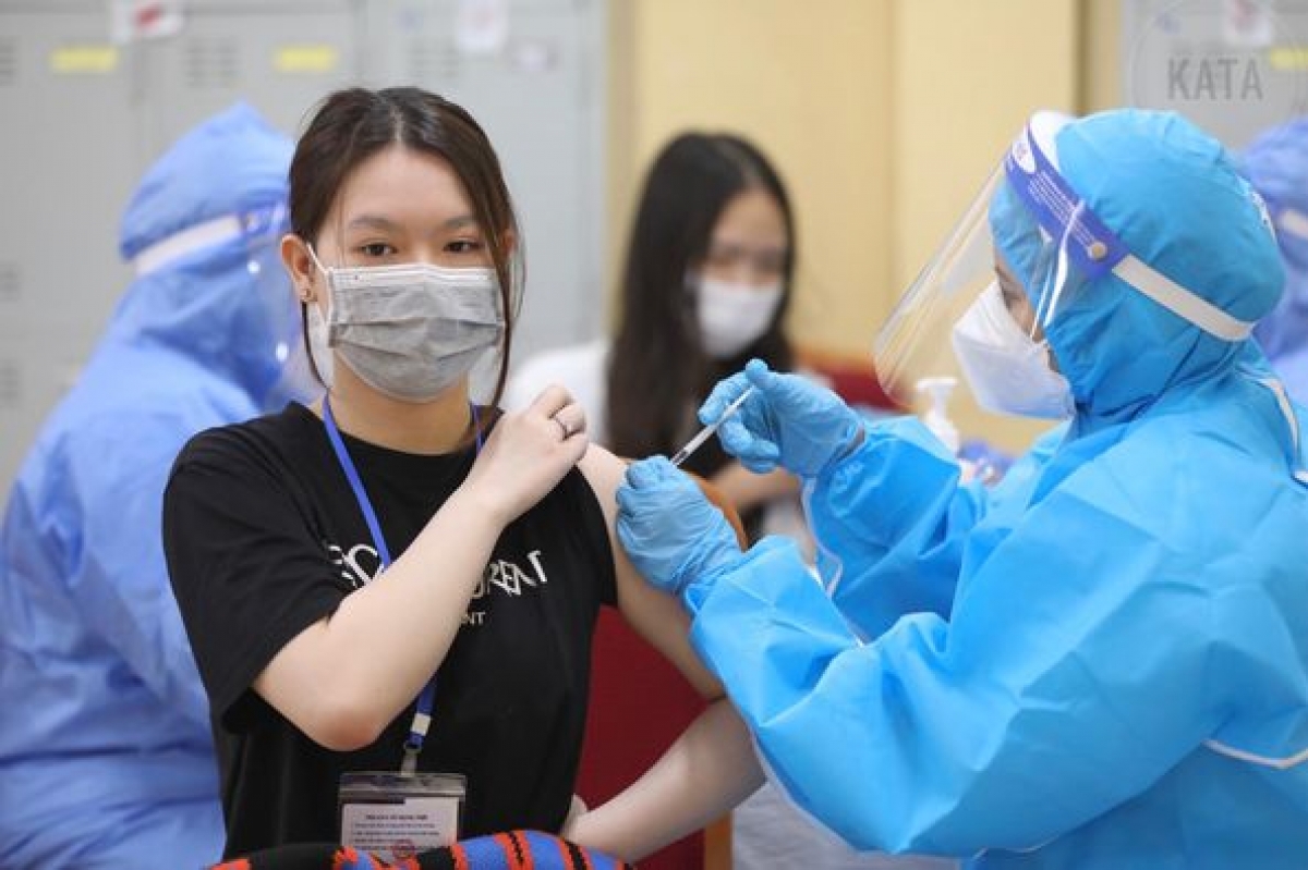 Gần 30% dân số trong độ tuổi 12-17 được tiêm vaccine phòng Covid-19