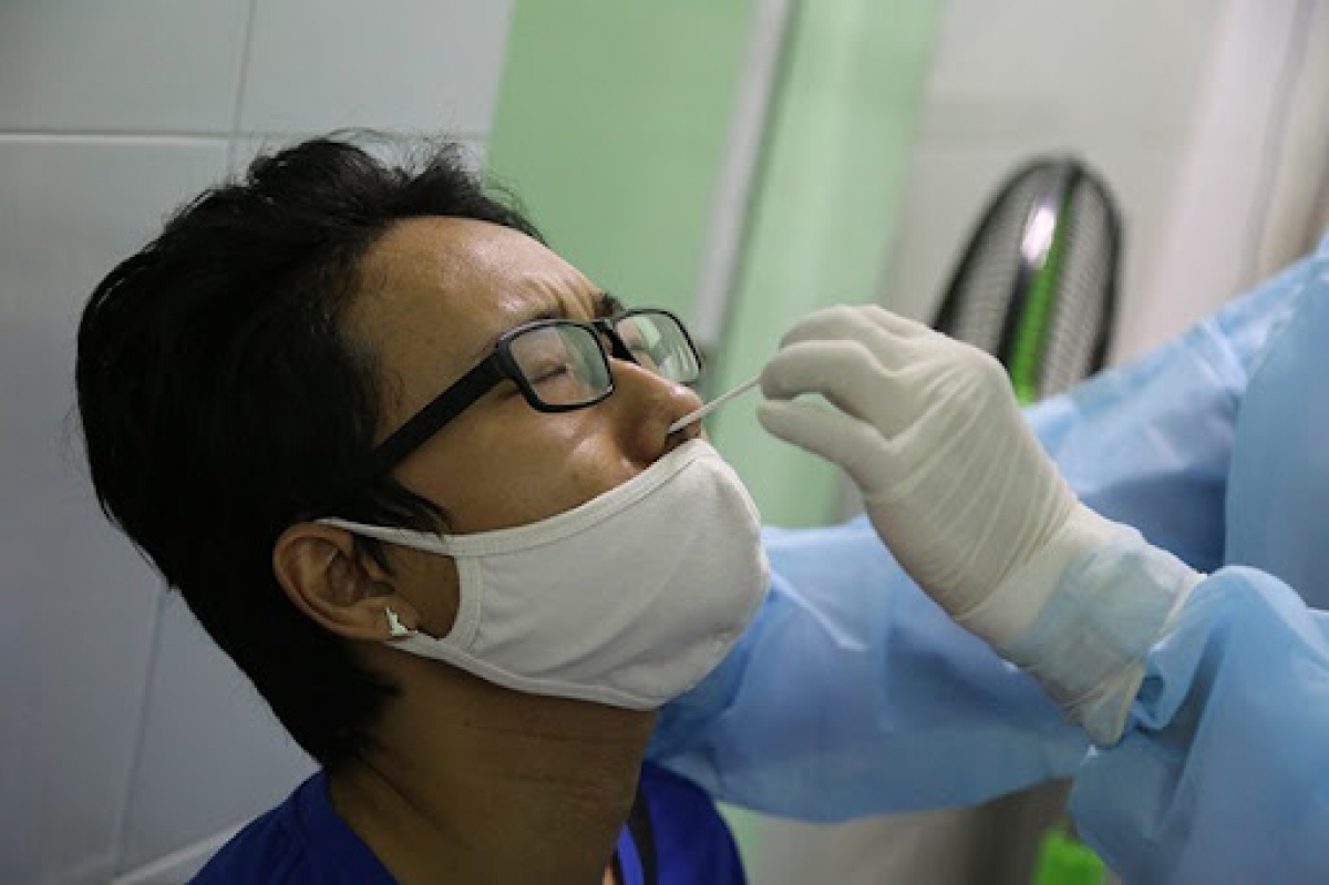 TP.HCM xét nghiệm Covid-19 những người đến thành phố nhưng chưa tiêm vaccine Covid-19 đủ liều