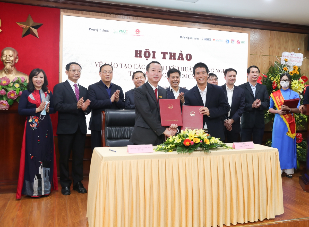 Ký kết hợp tác giữa Khoa Quốc tế với trường CĐ Cơ điện Hà Nội