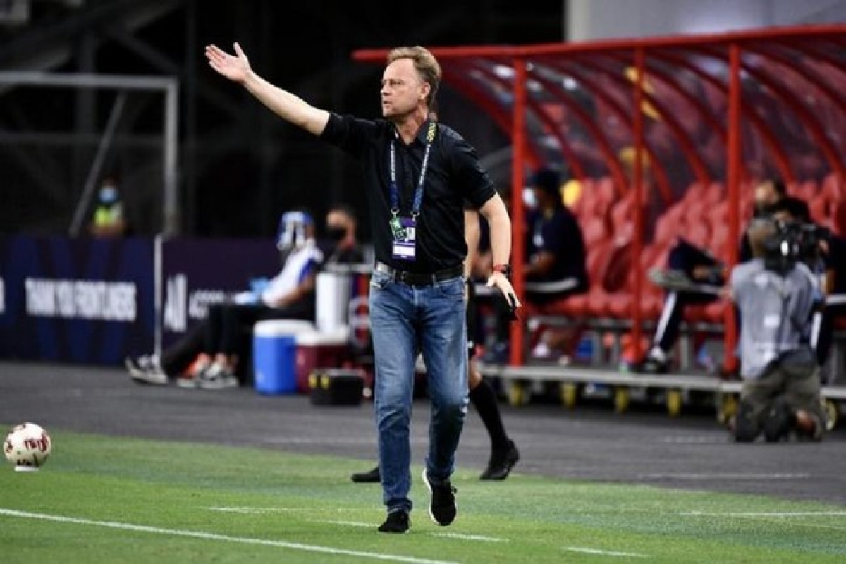 HLV Polking đã có quãng thời gian làm HLV trưởng CLB TP Hồ Chí Minh chơi bóng tại V.League