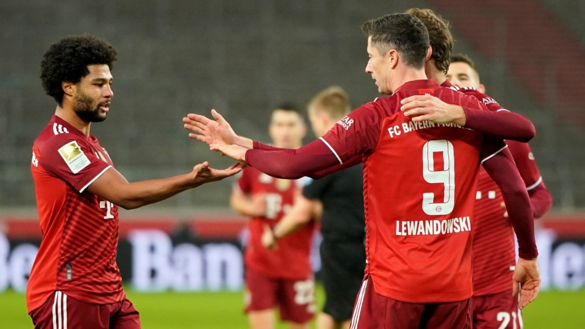 Song tấu Serge Gnabry - Robert Lewandowski thay nhau làm khổ Stuttgart (Ảnh: Internet)