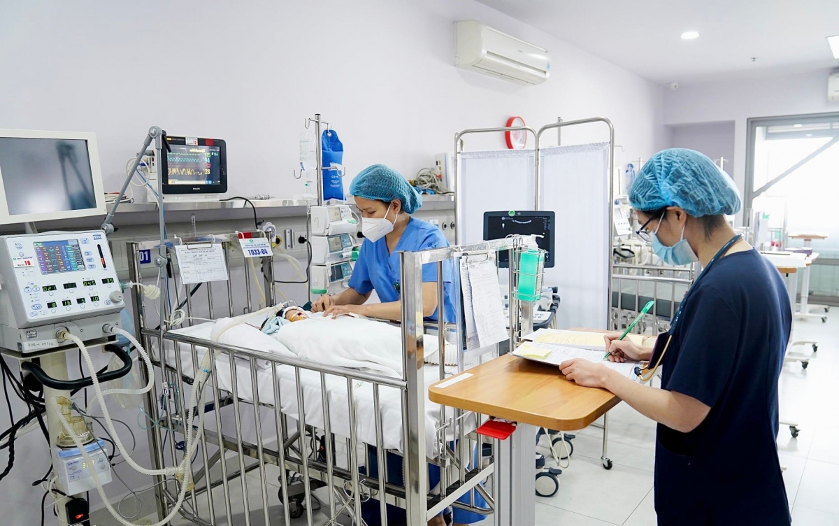 Chăm sóc bệnh nhân tại BV Nhi TW