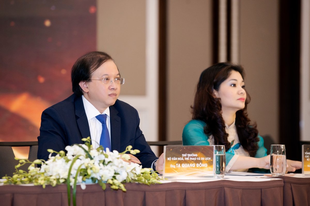 Thứ trưởng Bộ VHTTDL Tạ Quang Đông và Tổng đại diện Việt Nam tại World EXPO 2020 Dubai Nguyễn Phương Hòa