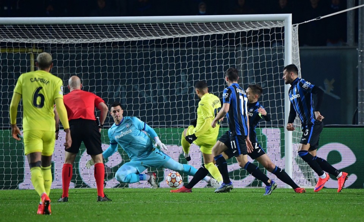 Villarreal (áo vàng) giành chiếc vé cuối cùng vào vòng 1/8