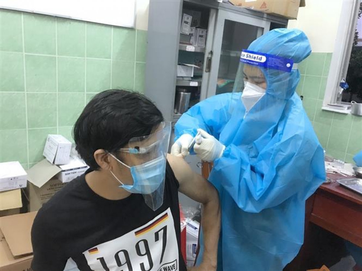 Tháng 1/2022 Bình Dương sẽ tiêm mũi 3 vaccine Covid-19 cho người dân