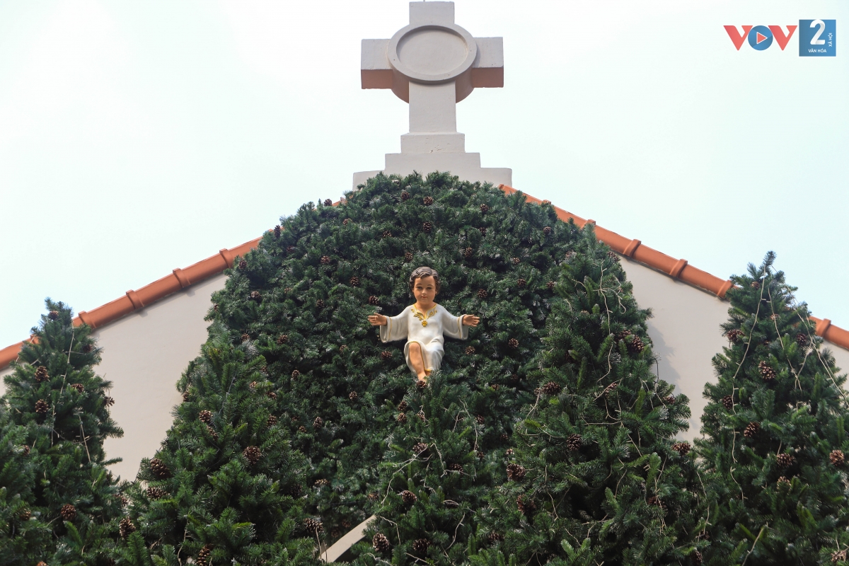 Do ảnh hưởng của dịch bệnh, không khí những ngày trước Noel năm nay có vẻ bớt náo nhiệt so với mọi năm