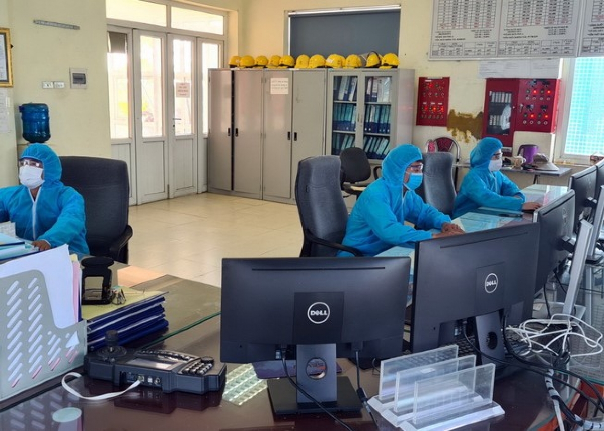 Vừa phòng dịch vừa đảm bảo ca trực