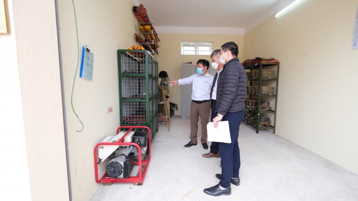 TBA 220 kV Nam Định và Trực Ninh là 2 trong 5 trạm biến áp vận hành theo chế độ không người trực do Truyền tải điện Ninh Bình, Công ty Truyền tải điện 1 quản lý vận hành.