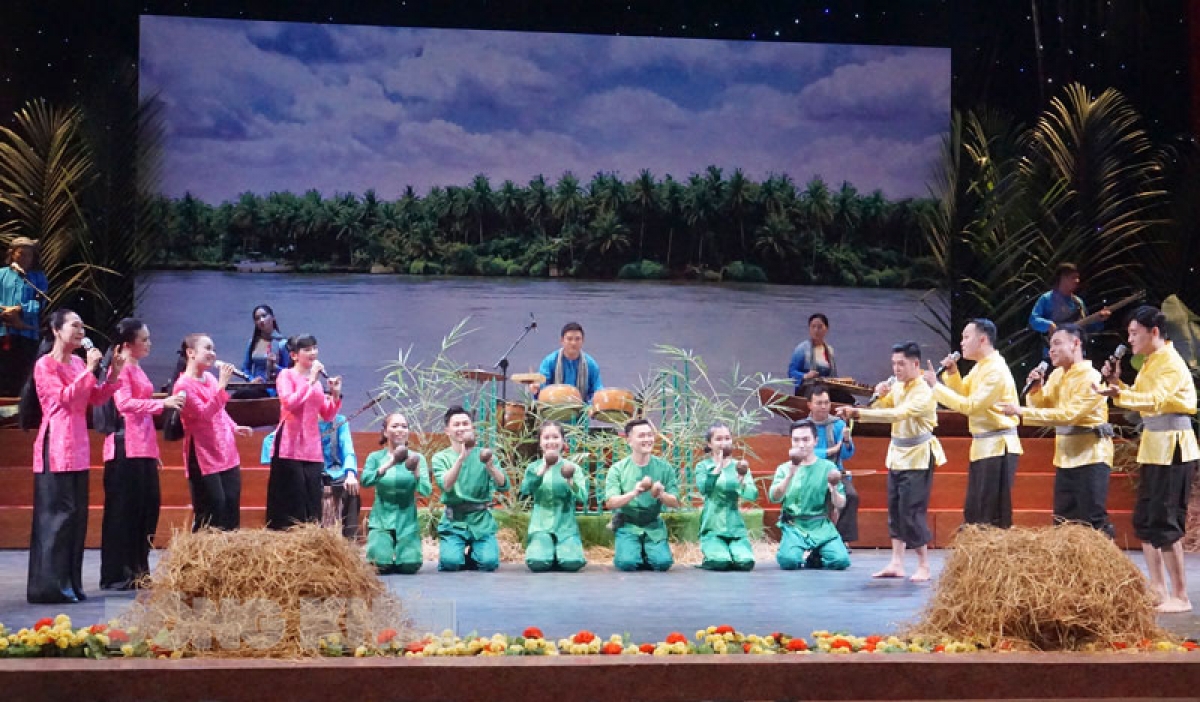 Tiết mục "Yêu sao điệu lý quê mình" của Trung tâm Văn hóa - Điện ảnh Bến Tre