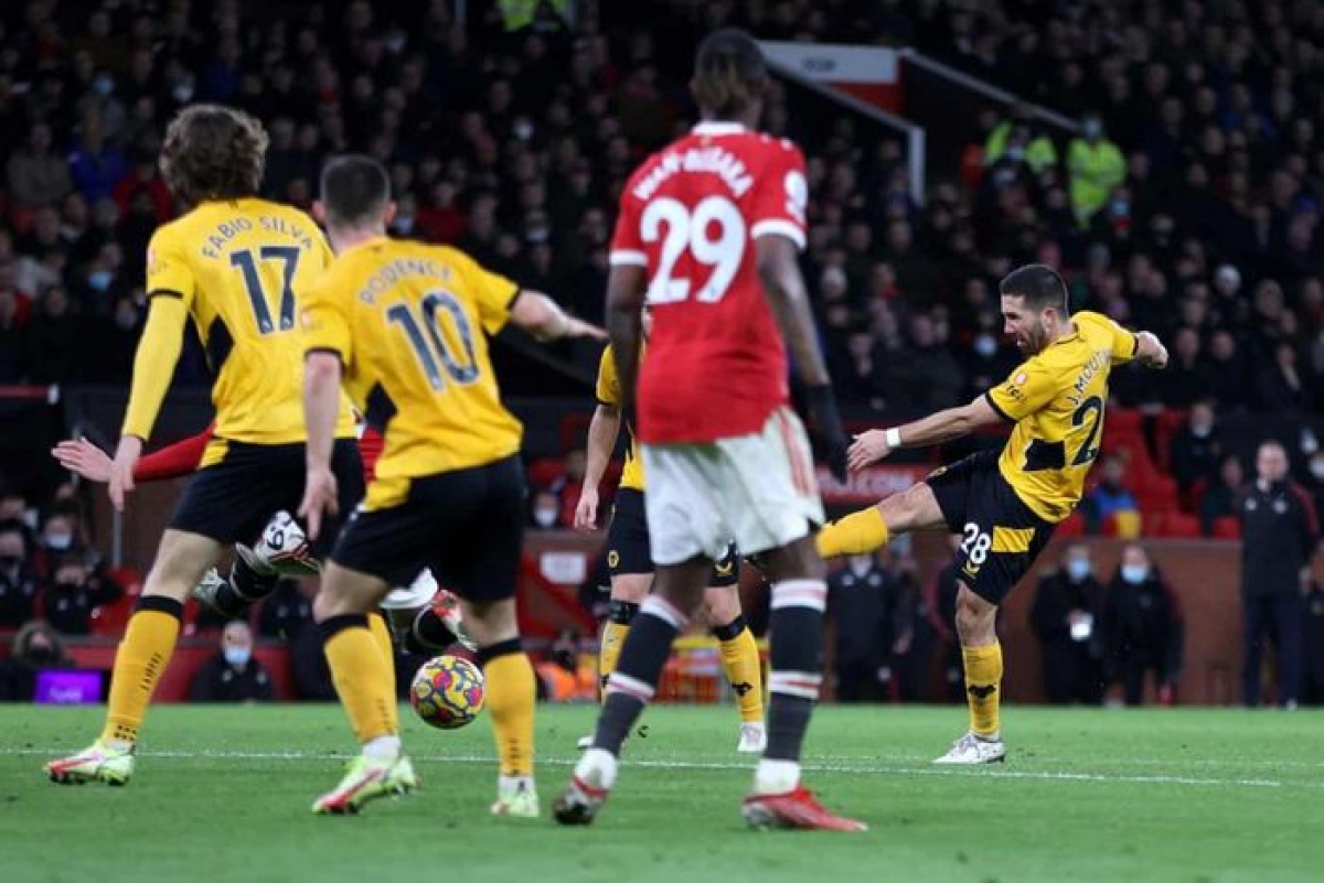 Joao Moutinho chọc thủng lưới MU (Ảnh: Internet)