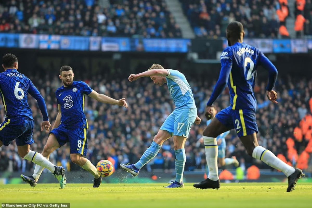 De Bruyne ghi bàn thắng duy nhất của trận đấu giúp Man City hạ gục Chelsea