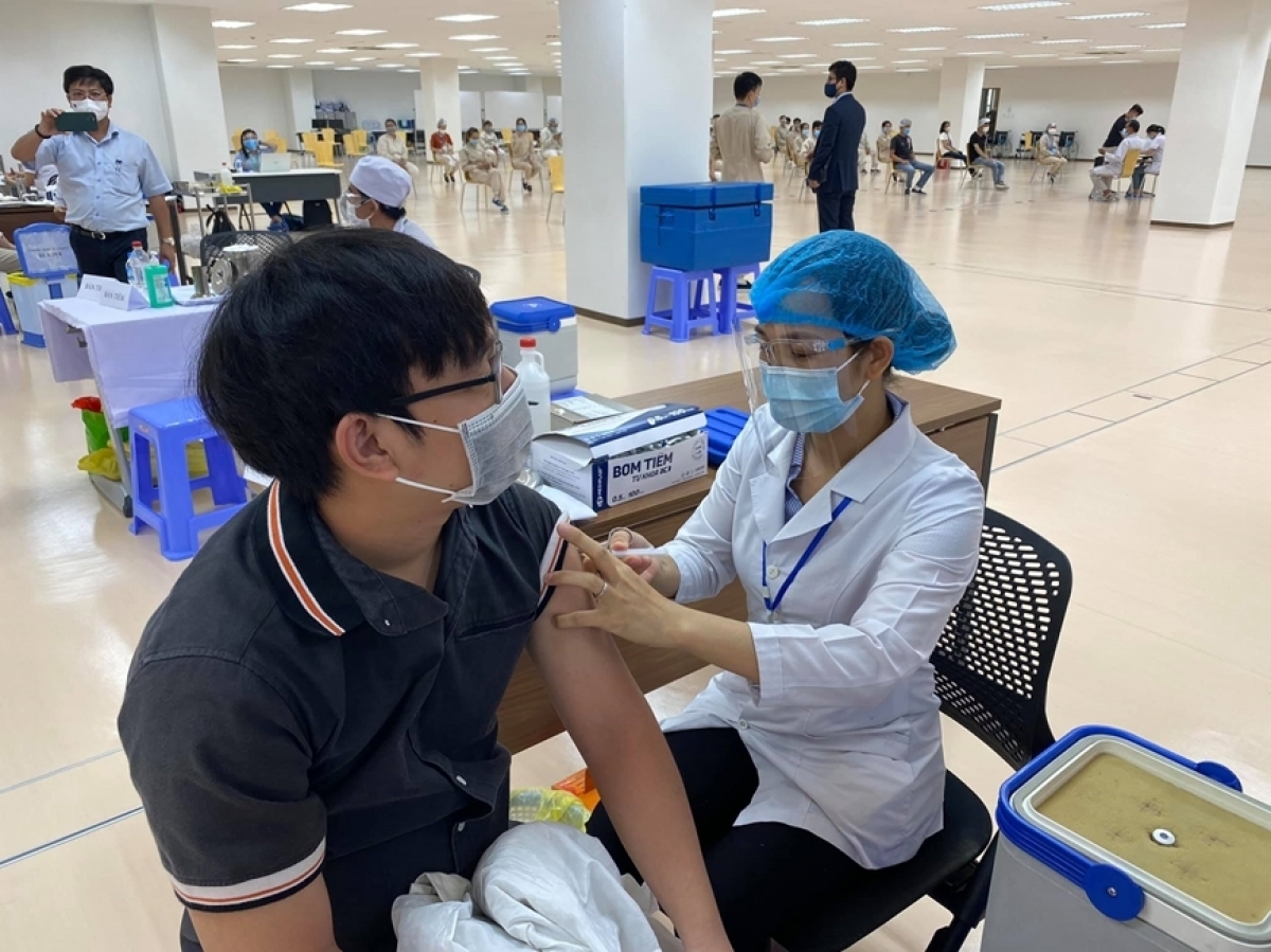 Hà Nội đẩy nhanh tiến hộ tiêm mũi 3 cho người dân