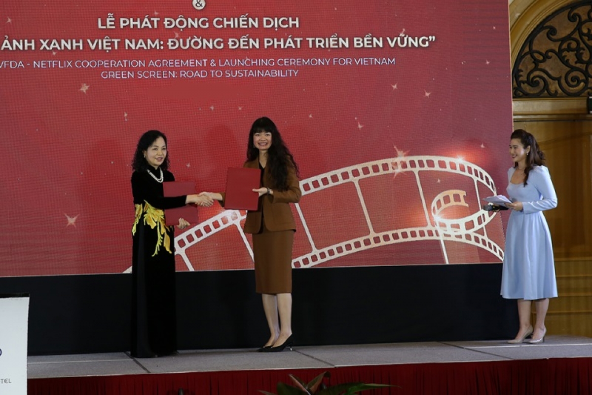 Hai đơn vị trao bản ký kết