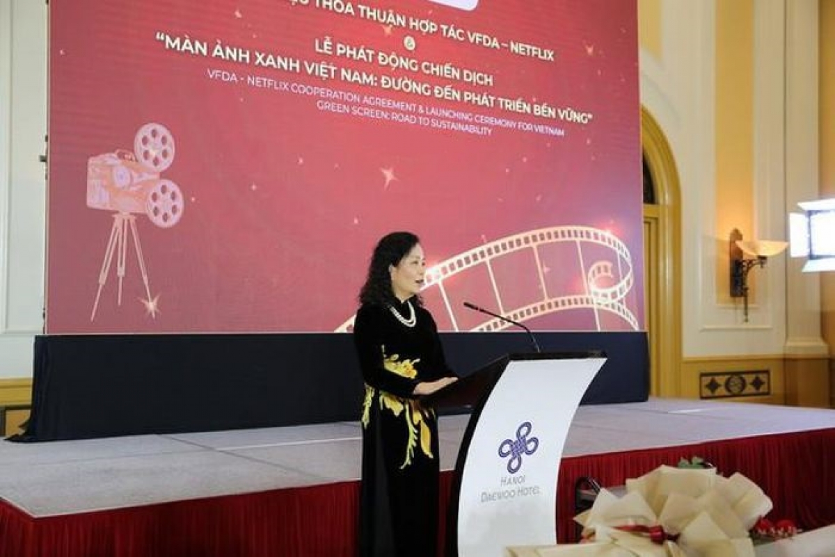 TS. Ngô Phương Lan : " Cần phải quan tâm đặc biệt đến sản xuất phim bền vững..."